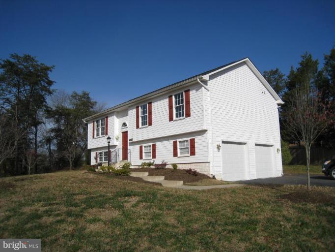 8016 Rugby Road Manassas, VA 20111 - Photo 1 of 14 Exterior (Main)