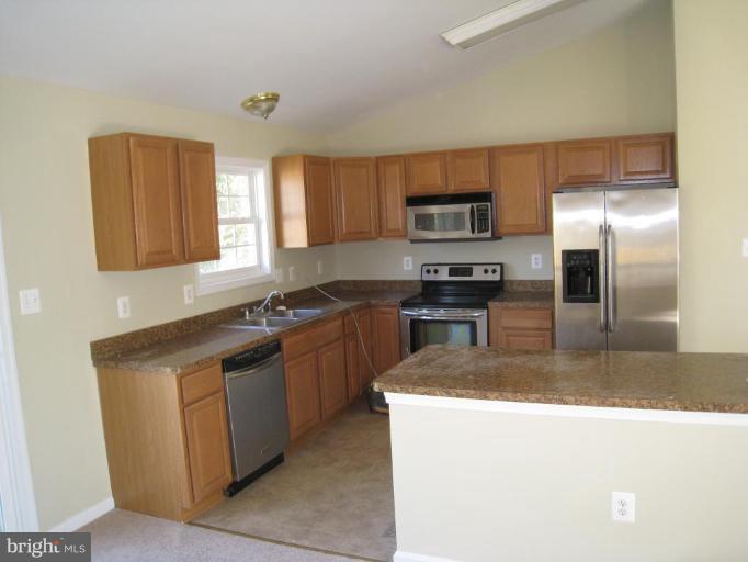 8016 Rugby Road Manassas, VA 20111 - Photo 5 of 14 Kitchen