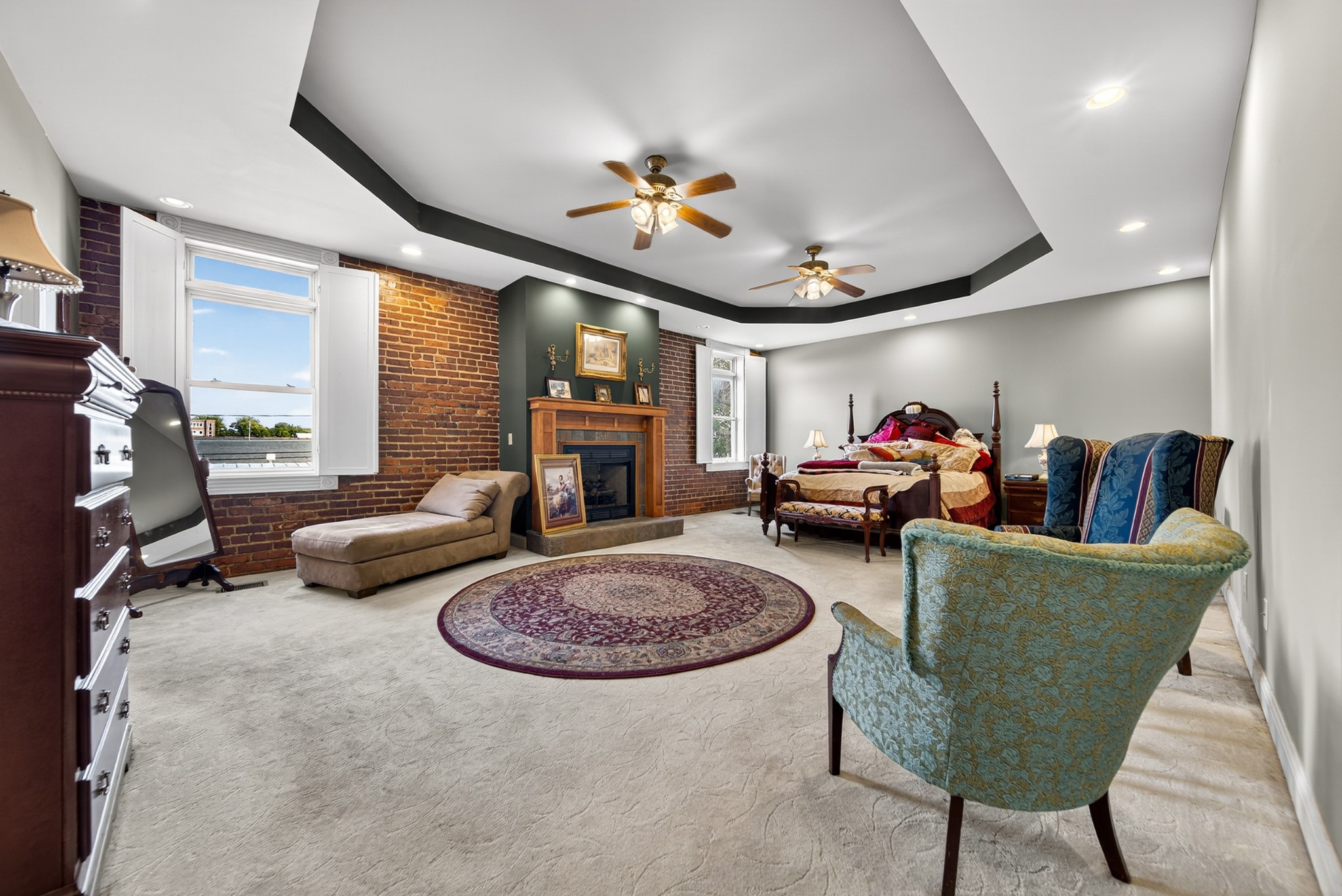 109 East 7th Avenue Springfield, TN 37172 - Photo 50 of 99 a living room with furniture and a table