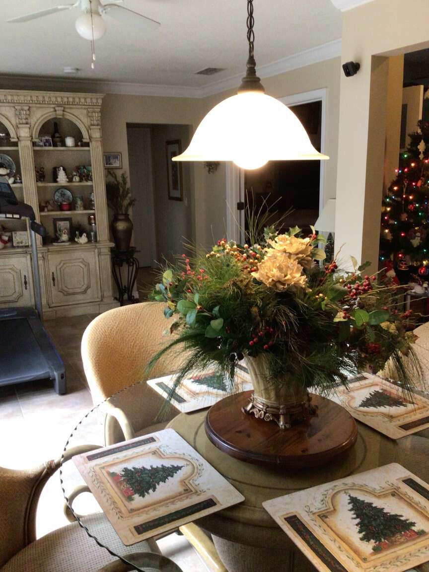 100 Cedar Place Freeport, FL 32439 - Photo 9 of 9 a close view of dining table