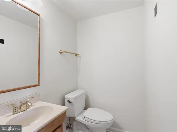 $3,500 | 1426 Yellowwood Court, Reston, VA 20190