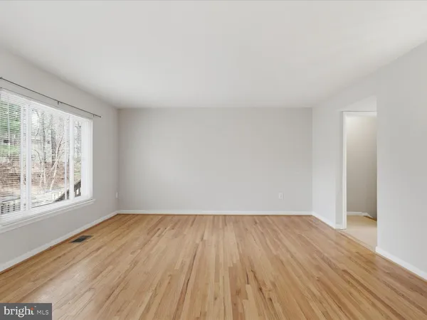 $3,500 | 1426 Yellowwood Court, Reston, VA 20190