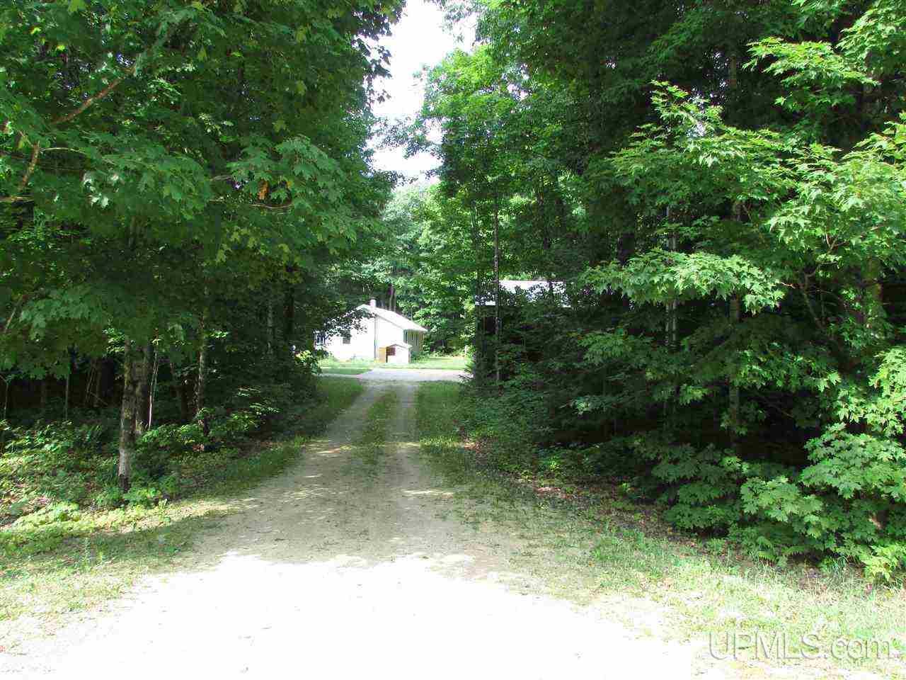 6519 Crossover Road Munising, MI 49862 - Photo 34 of 40