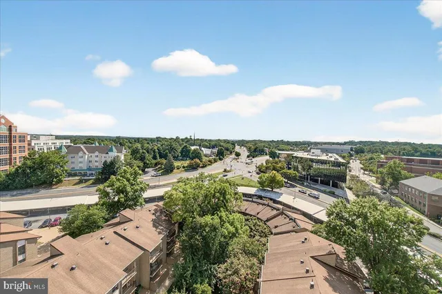 $2,100 | 118 Monroe Street, Unit 1208, Rockville, MD 20850