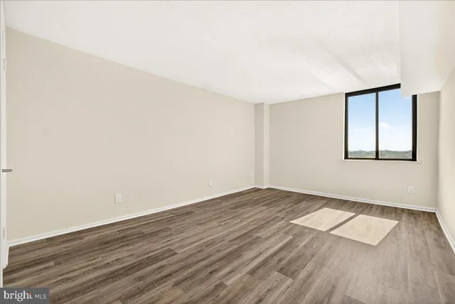 $2,100 | 118 Monroe Street, Unit 1208, Rockville, MD 20850