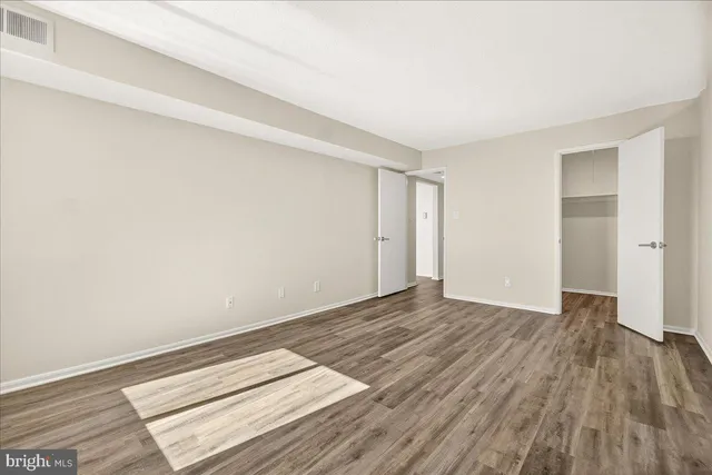 $2,100 | 118 Monroe Street, Unit 1208, Rockville, MD 20850