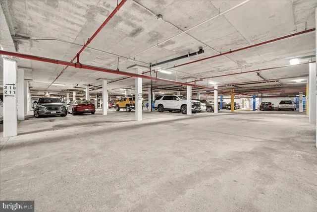 $2,100 | 118 Monroe Street, Unit 1208, Rockville, MD 20850