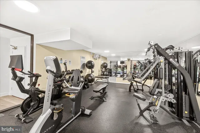 $2,100 | 118 Monroe Street, Unit 1208, Rockville, MD 20850