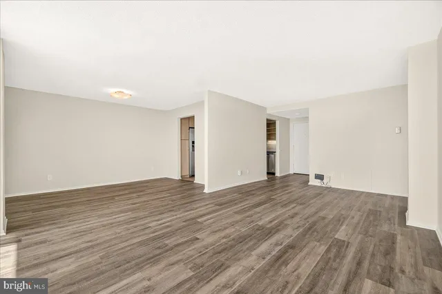 $2,100 | 118 Monroe Street, Unit 1208, Rockville, MD 20850