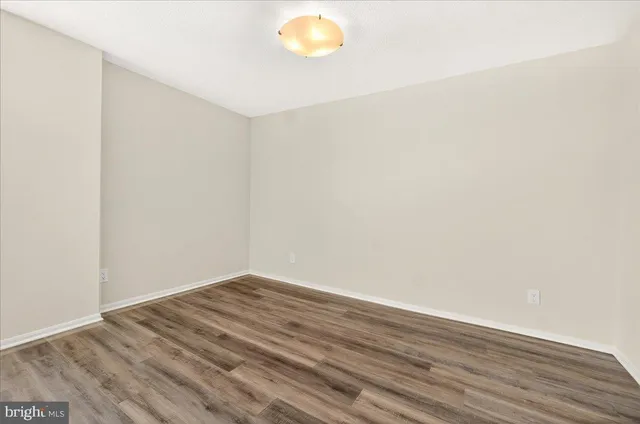 $2,100 | 118 Monroe Street, Unit 1208, Rockville, MD 20850