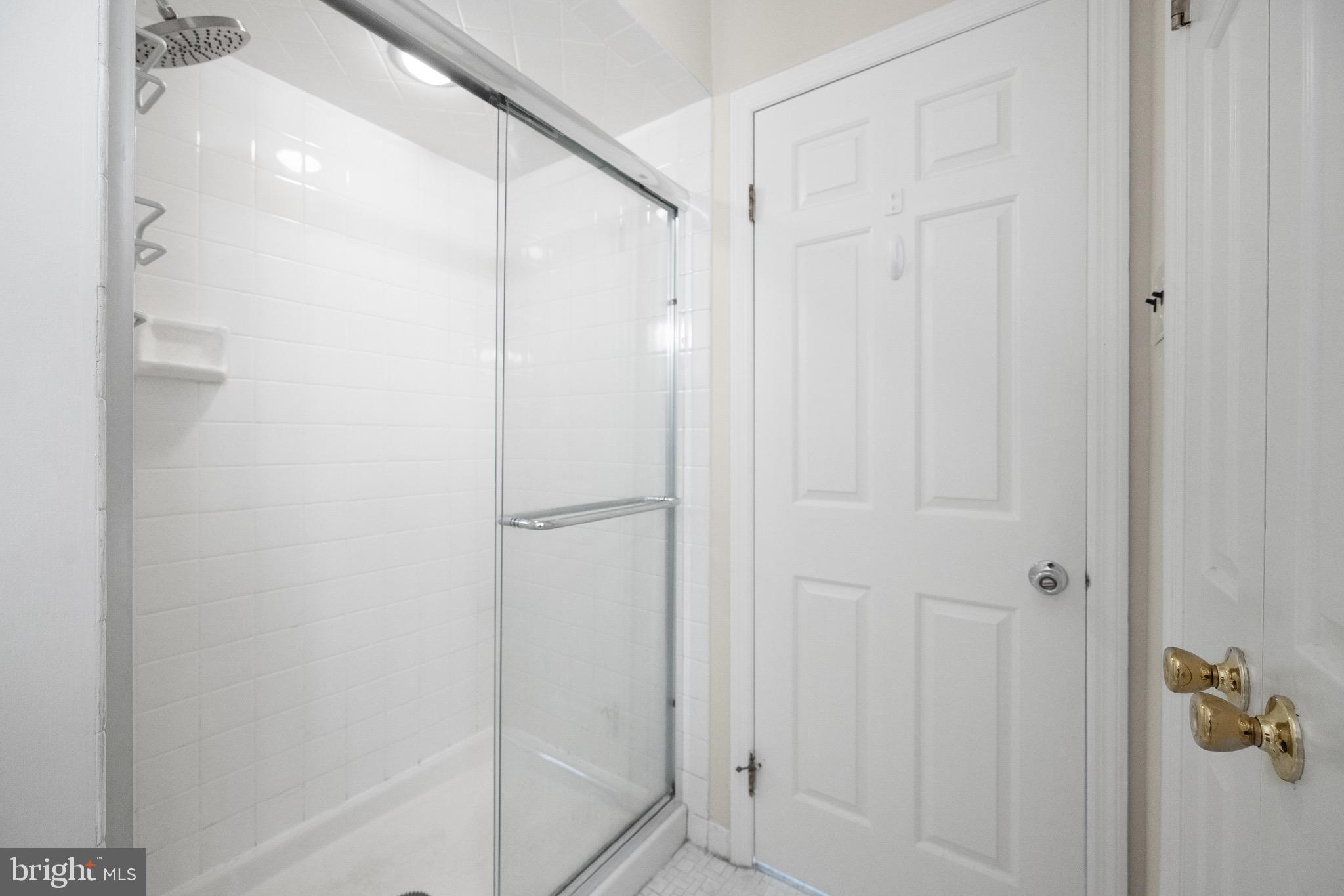 1067 Beaumont Road Berwyn, PA 19312 - Photo 22 of 36 Main Bath