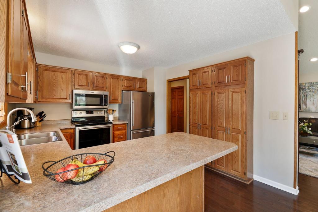 4605 Bower Path Inver Grove Heights, MN 55076 - Photo 11 of 36 Gallery Image 11