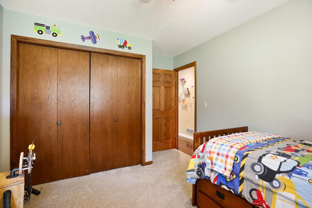 4605 Bower Path Inver Grove Heights, MN 55076 - Photo 25 of 36 Gallery Image 25