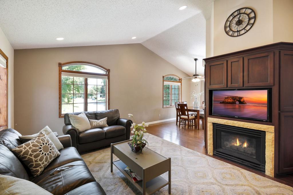4605 Bower Path Inver Grove Heights, MN 55076 - Photo 4 of 36 Gallery Image 4