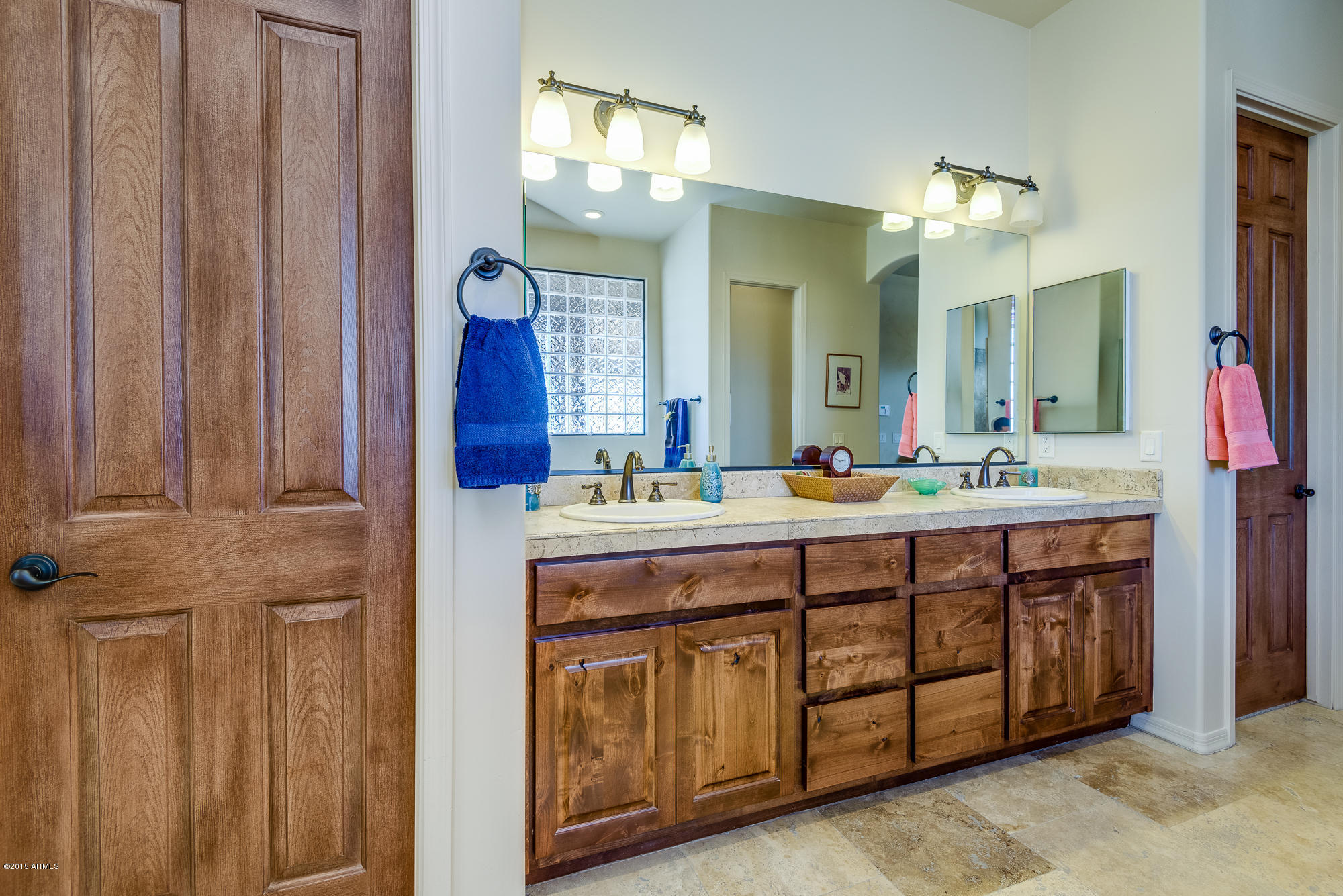 2405 West Irvine Road Phoenix, AZ 85086 - Photo 4 of 32 Master Bathroom