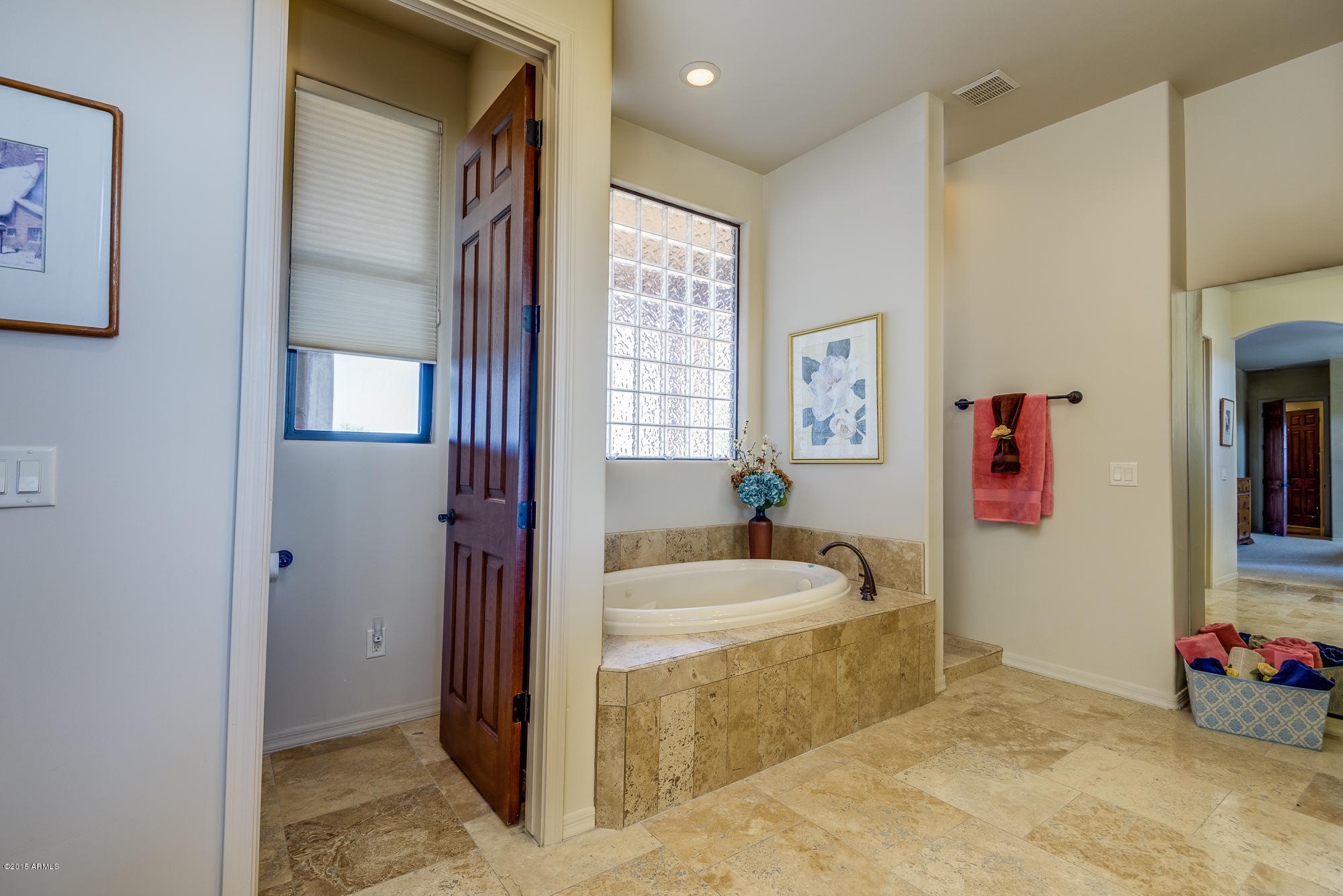 2405 West Irvine Road Phoenix, AZ 85086 - Photo 9 of 32 Master Bath