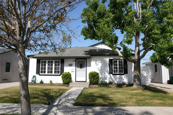 $2,999,000 | 2000 Harkness Street, Manhattan Beach, CA 90266