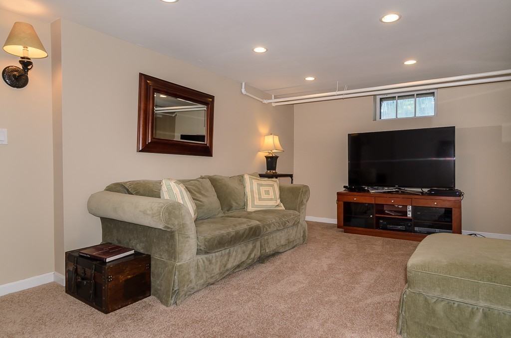 739 Worcester Street Wellesley, MA 02481 - Photo 17 of 18 Gallery Image 17