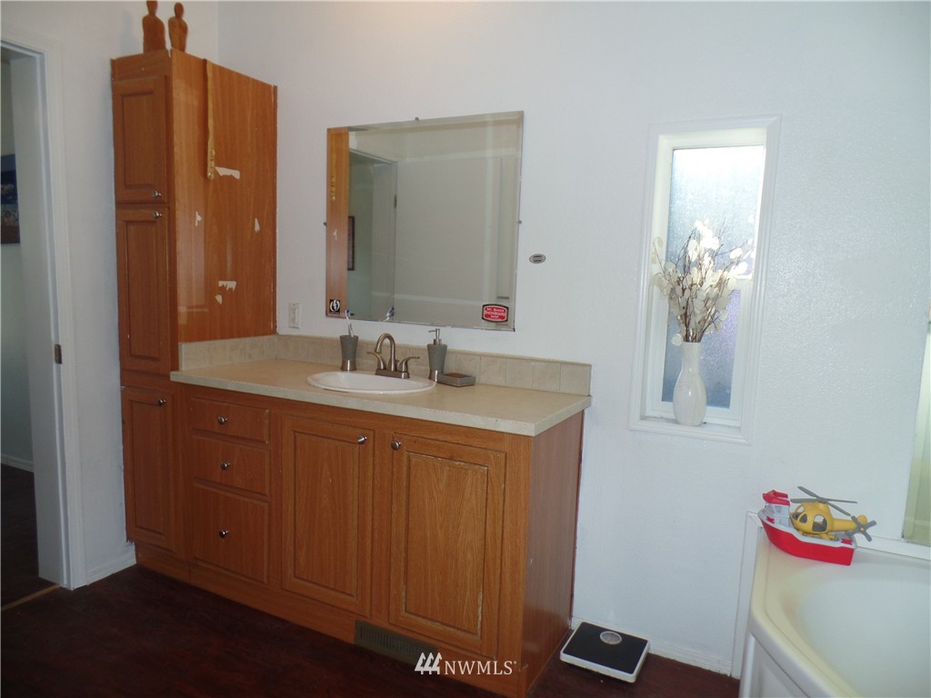 7051 Hatchery Road Deming, WA 98244 - Photo 14 of 25 Gallery Image 14