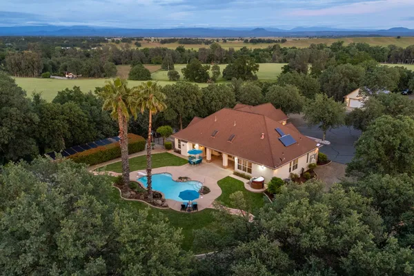 $1,069,000 | 21992 Los Altos Drive, Palo Cedro, CA 96073