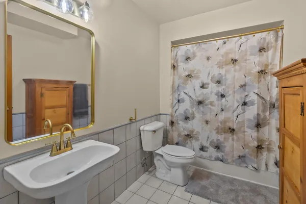 $1,949,700 | W5244 County Rd ES, Sugar Creek, WI 53121