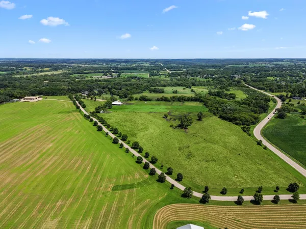 $1,949,700 | W5244 County Rd ES, Sugar Creek, WI 53121