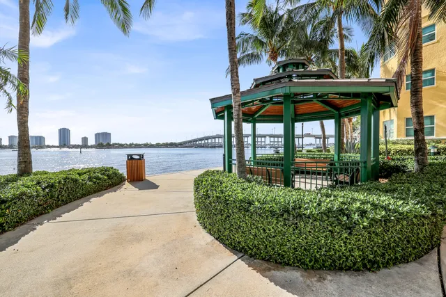 $6,500 | 2640 Lake Shore Drive, Unit 2312, Riviera Beach, FL 33404