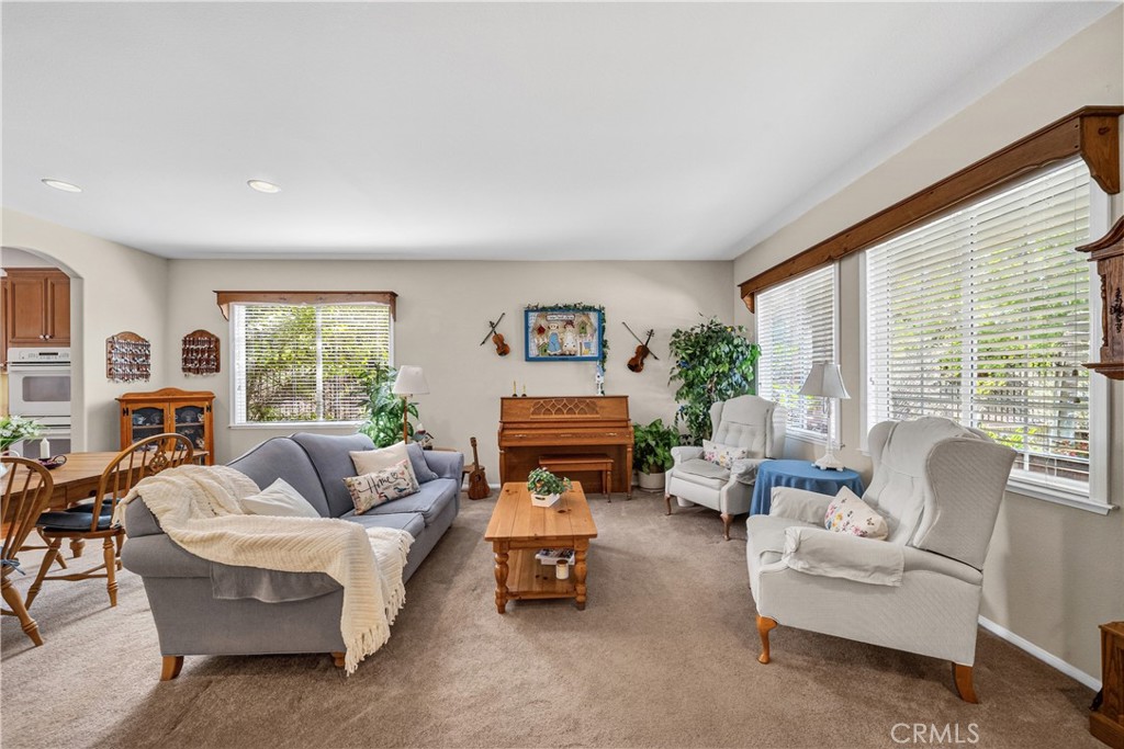 22262 Trinity Place Saugus, CA 91390 - Photo 12 of 68