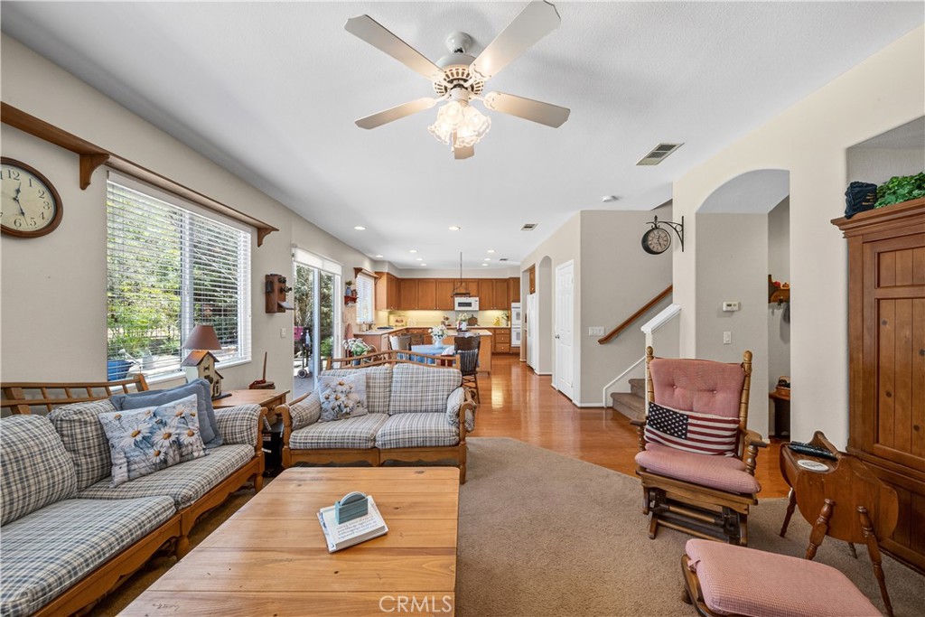 22262 Trinity Place Saugus, CA 91390 - Photo 20 of 68