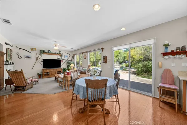 $1,150,000 | 22262 Trinity Place, Saugus, CA 91390