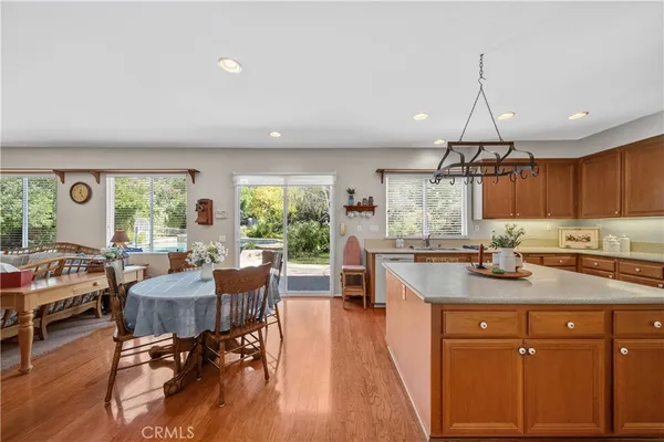 $1,150,000 | 22262 Trinity Place, Saugus, CA 91390