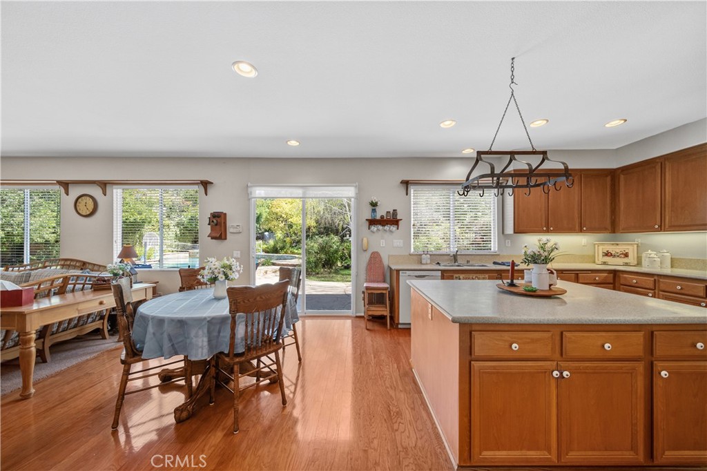 22262 Trinity Place Saugus, CA 91390 - Photo 23 of 68