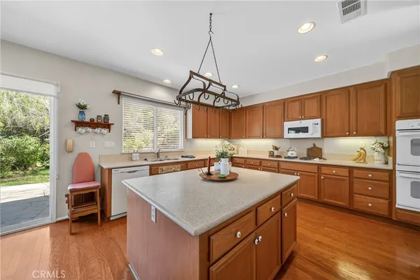 $1,150,000 | 22262 Trinity Place, Saugus, CA 91390