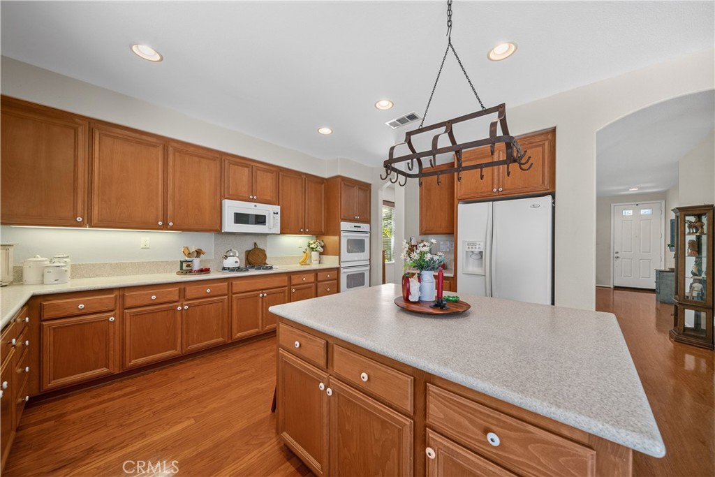 22262 Trinity Place Saugus, CA 91390 - Photo 25 of 68