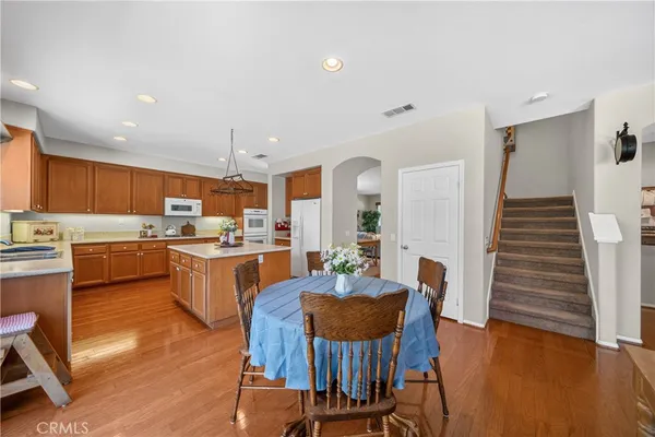 $1,150,000 | 22262 Trinity Place, Saugus, CA 91390