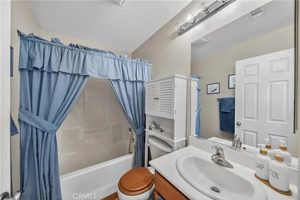 $1,150,000 | 22262 Trinity Place, Saugus, CA 91390