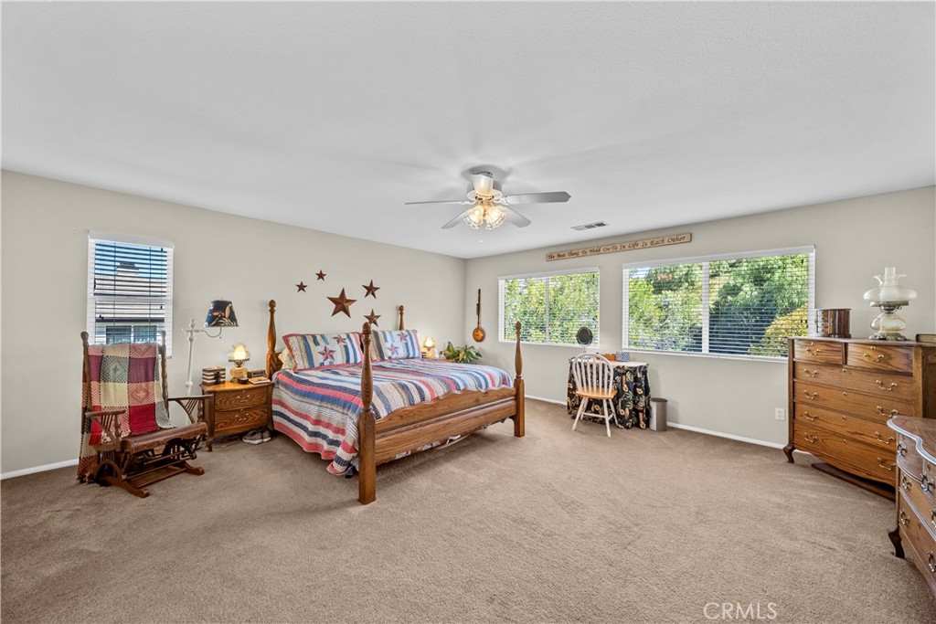 22262 Trinity Place Saugus, CA 91390 - Photo 35 of 68