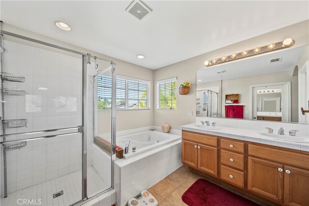 22262 Trinity Place Saugus, CA 91390 - Photo 39 of 68