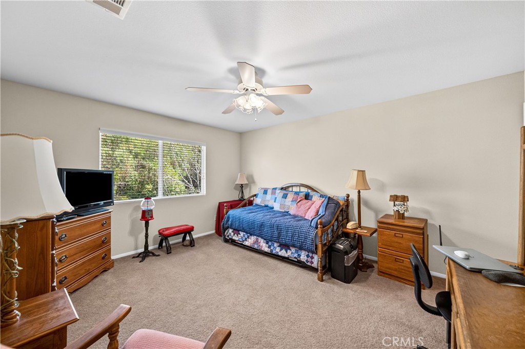 22262 Trinity Place Saugus, CA 91390 - Photo 43 of 68