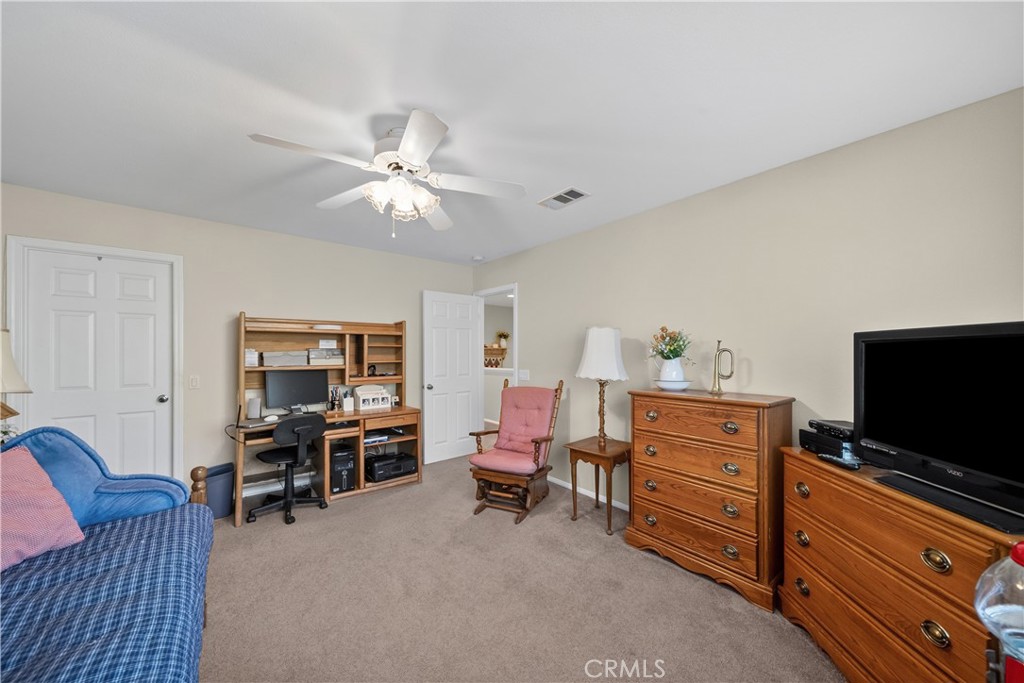 22262 Trinity Place Saugus, CA 91390 - Photo 44 of 68