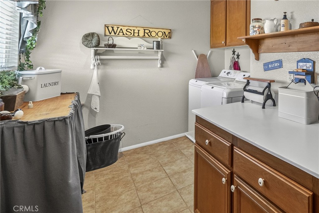 22262 Trinity Place Saugus, CA 91390 - Photo 48 of 68