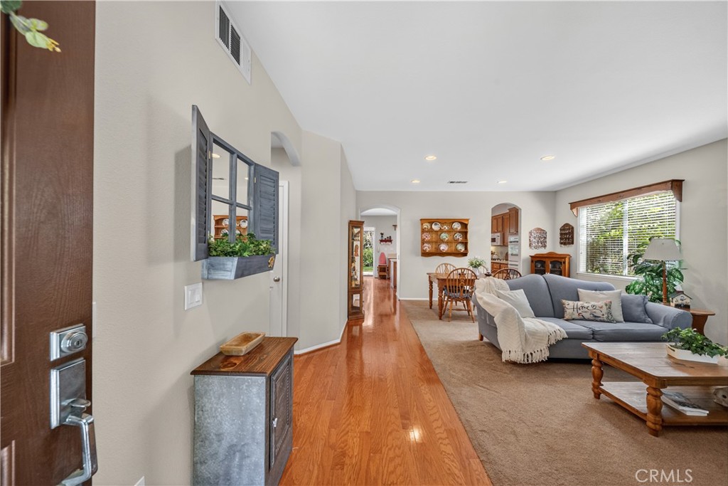 22262 Trinity Place Saugus, CA 91390 - Photo 10 of 68