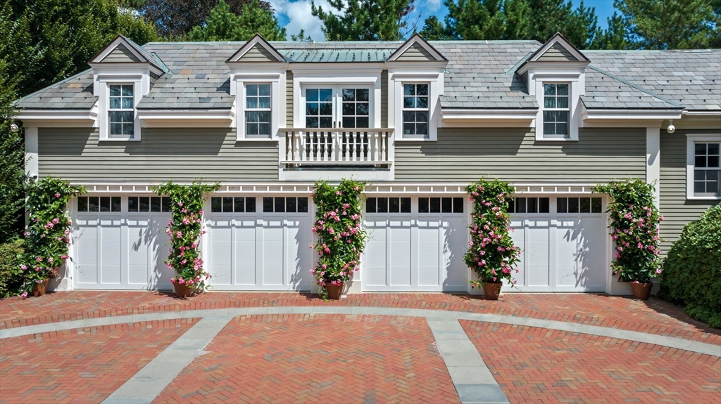 17 Crowninshield Road Marblehead, MA 01945 - Photo 2 of 42