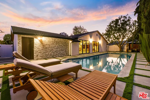 a view of deck with patio