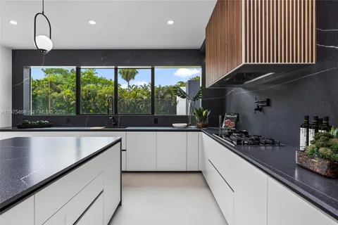 $10,400,000 | 6445 Southwest 129th Terrace, Pinecrest, FL 33156