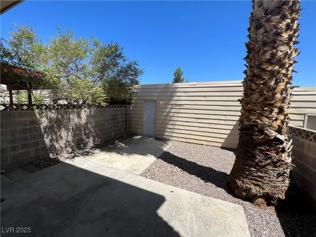 $1,295 | 4940 Larkspur Street, Las Vegas, NV 89120