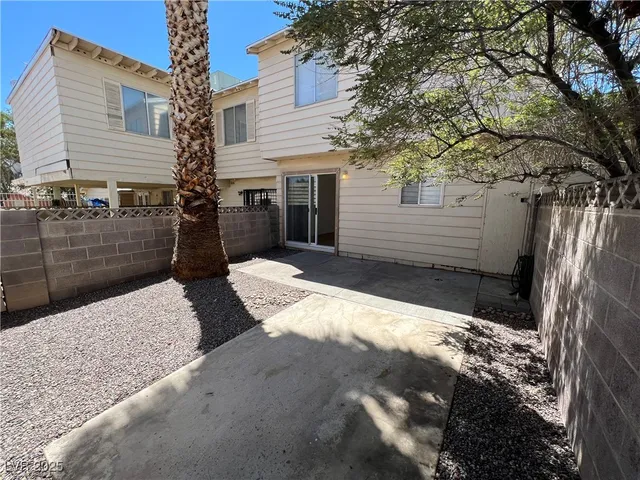 $1,295 | 4940 Larkspur Street, Las Vegas, NV 89120