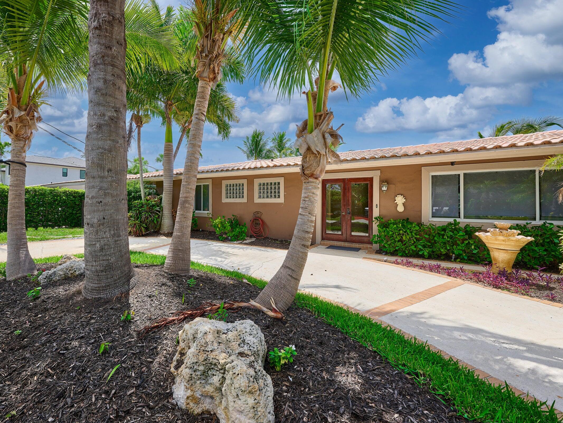 2810 Northeast 48th Court Lighthouse Point, FL 33064 - Photo 3 of 17 20250727132118449228000000-o