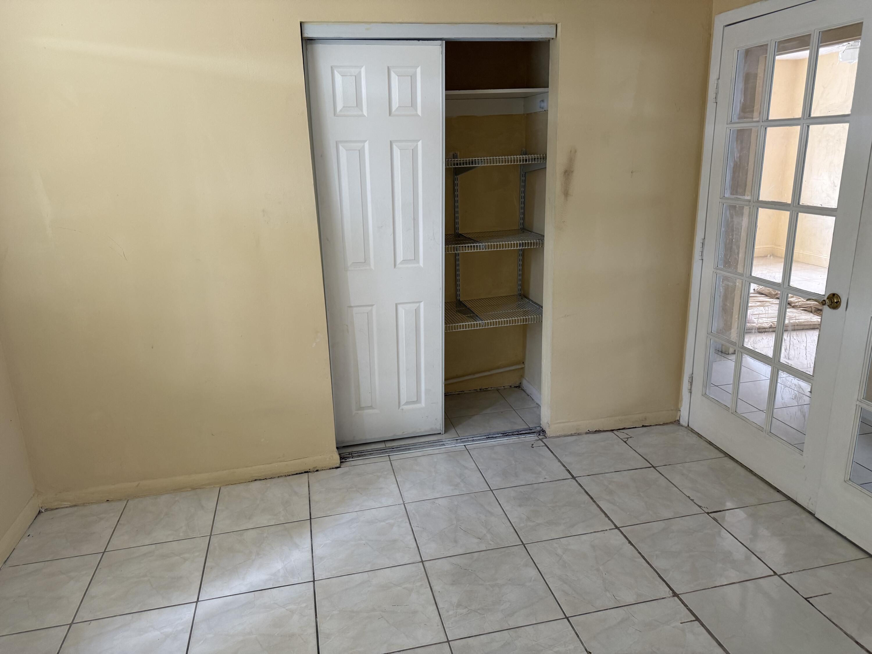1676 West 10th Street Riviera Beach, FL 33404 - Photo 4 of 13 IMG_0909