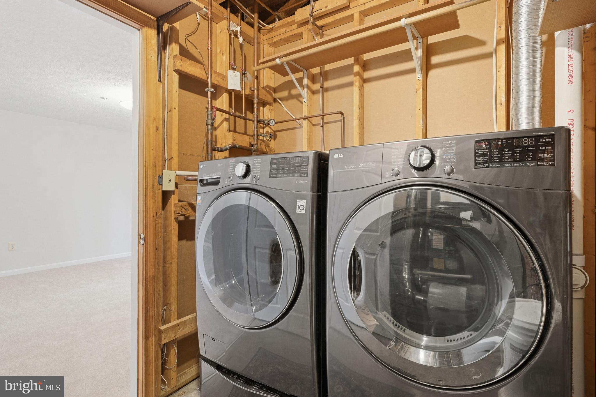 9146 Hardesty Drive Clinton, MD 20735 - Photo 12 of 47 a utility room with dryer and washer
